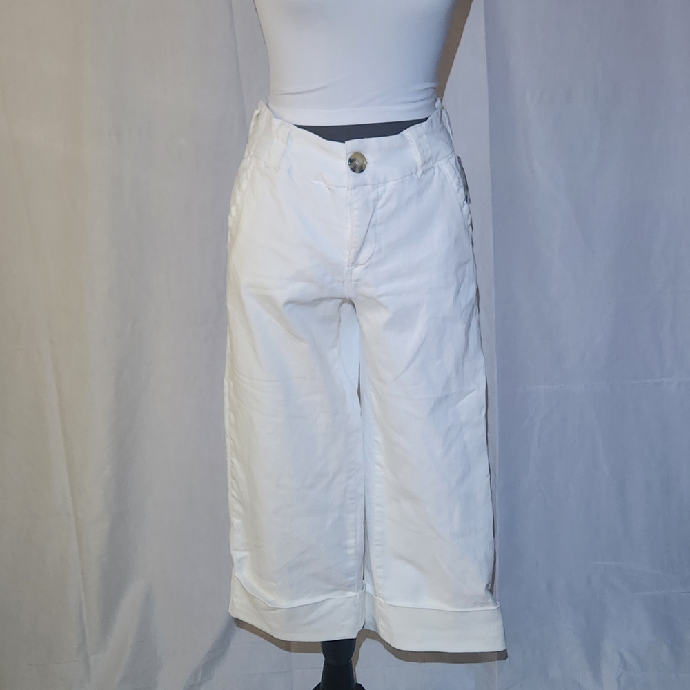 M By Maurices White High-Rise Crop Pants with cuffed leg